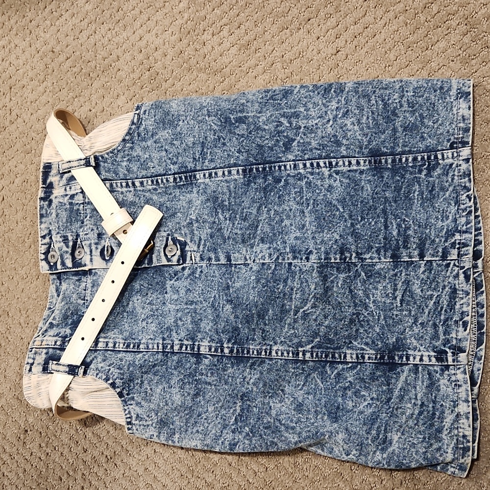 Vintage 1980s Denim Skirt. 9/10. Groovy ,  Button Fly, Acid Wash, STUFFED SHIRT